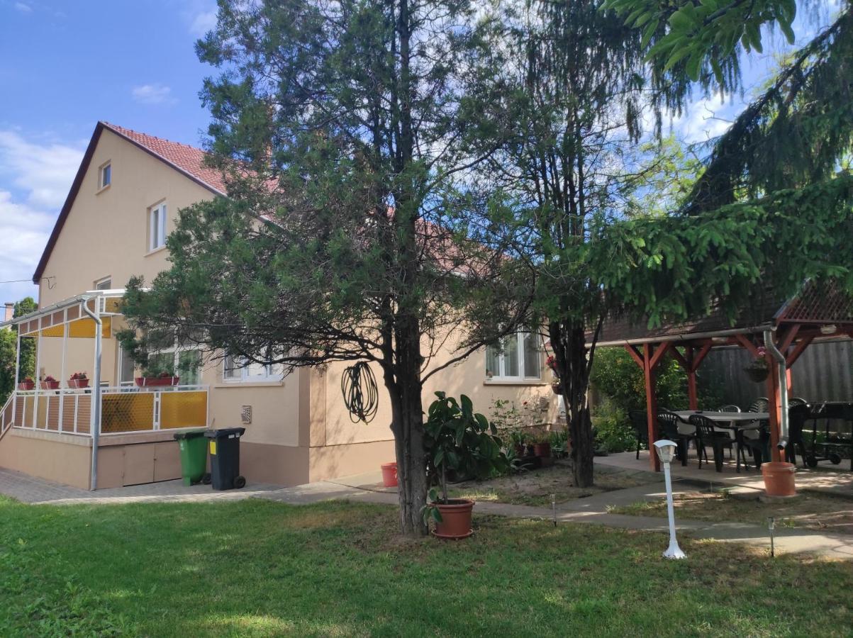 Kovacs Vendeghaz Apartment Hajduszoboszlo Exterior photo